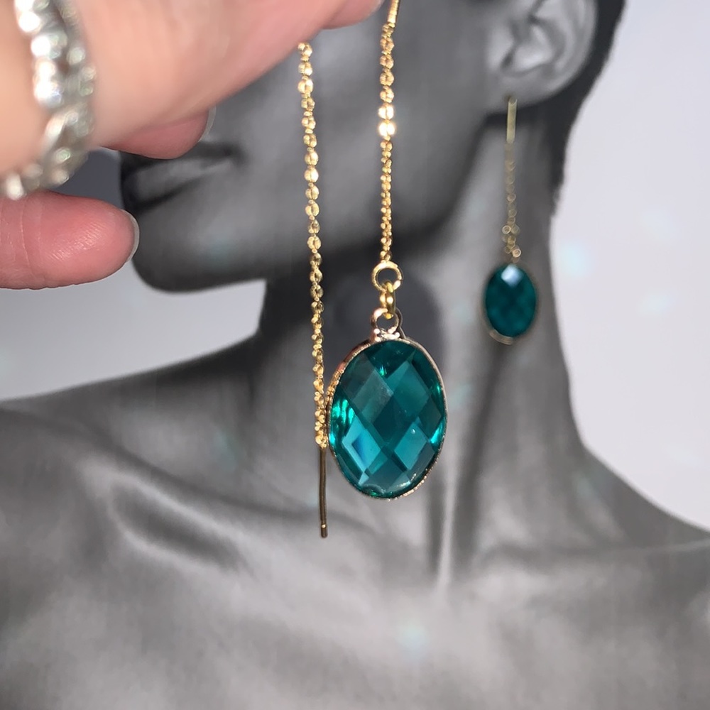 December Birthstone on 18k Gold Threaded Dangling Earrings - Picture 6 of 12